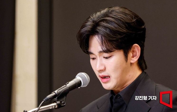 <b>김수현</b> 소속사 "故 김새론 <b>녹취</b>는 <b>AI 조작</b>…'<b>가세연</b>' 즉시 고소할 것"