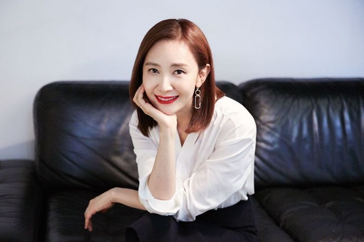 무용수로 데뷔한 배우 채시라 씨.