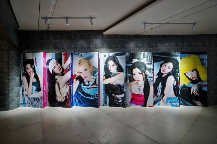 YG <b>베이비몬스터</b>·<b>트레저</b>, <b>중국</b>서 <b>팝업</b>스토어 인기몰이