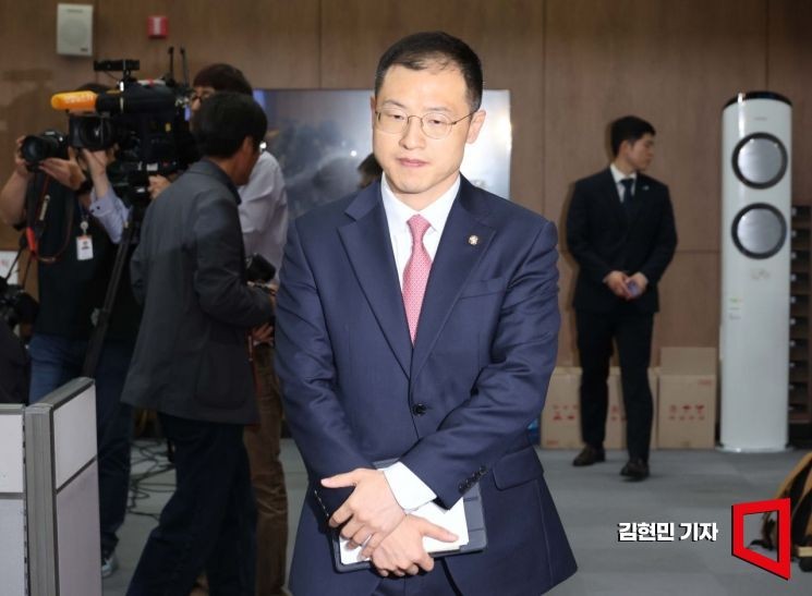 <b>이재명</b> "<b>김상욱</b> 지지 감사…<b>입당</b>해 함께했으면 좋겠다"