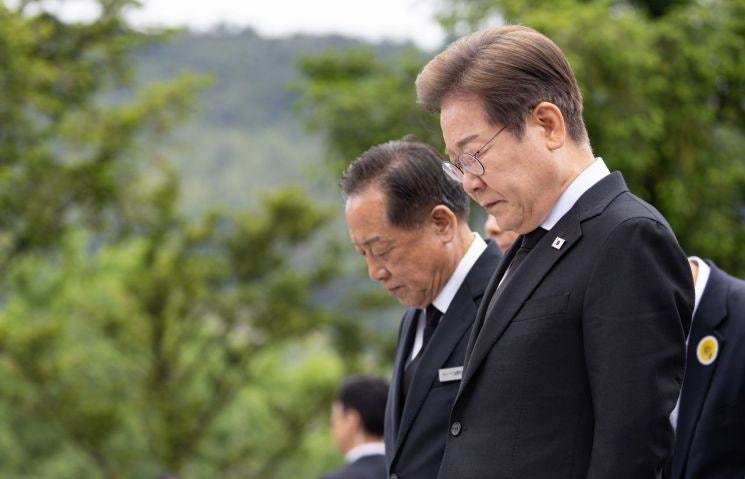 <b>이재명</b> "<b>이준석</b>, 내란세력과 <b>단일화</b> 예측"