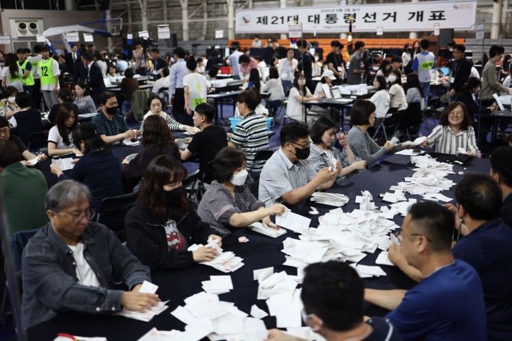 21대 <b>대선</b> 최종 투표율 79.4%…28년만에 최고치