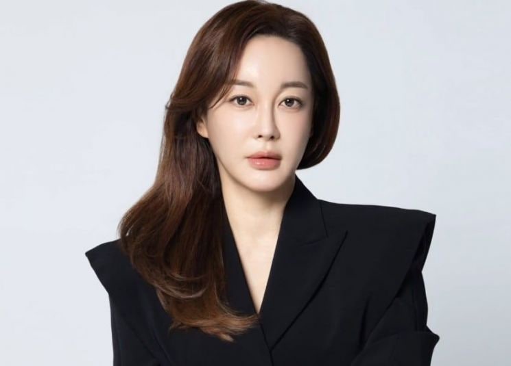"<b>서울대</b> 학력 부끄럽다" 유시민 저격 <b>김혜은</b>, 대선 후 자필 사과