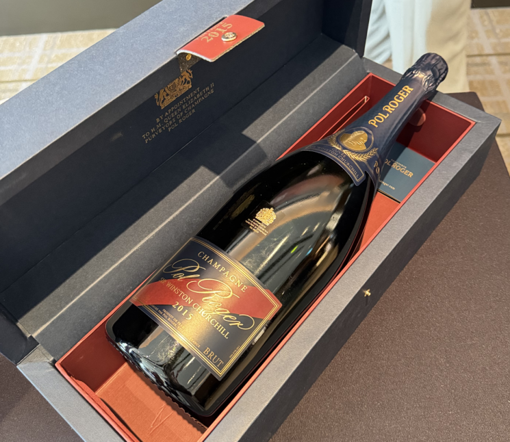 ¼ÒºñÀÚ°¡ ¾à 150¸¸¿øÀÇ ¼¤ÆäÀÎ 'Æú ·ÎÀú ²îº£ ½á À©½ºÅÏ Ã³Ä¥(Pol Roger Cuvee Sir Winston Churchill 2015)'.