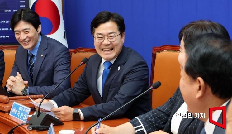 박찬대, 23일 <b>민주당</b> 당권 출사표…<b>정청래</b>와 맞대결