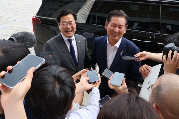 '與당대표 도전' <b>박찬대</b>·<b>정청래</b> "<b>검찰개혁</b> 완수" 한목소리