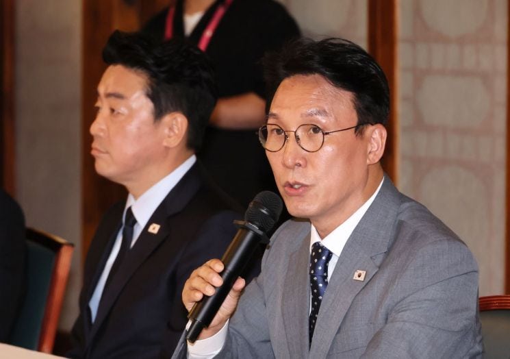 당정 "<b>추경 조기</b> 신속<b>집행</b>…가공식품 인상률 최소화 노력"