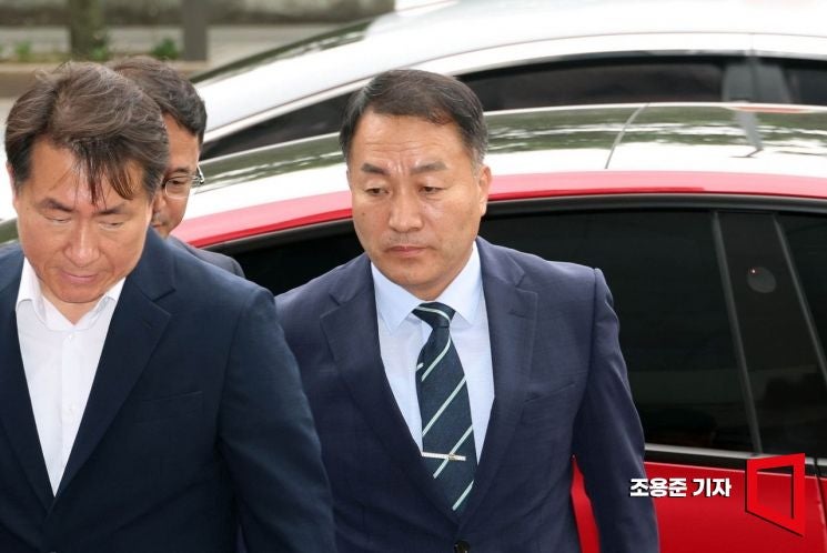 김계환 전 사령관, 순직해병특검 출석…'<b>VIP 격노설</b>' <b>수사</b> 본격화