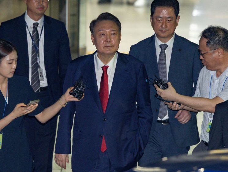 尹 구속심사 6시간40분 만에 종료…<b>서울구치소</b>서 결과 대기