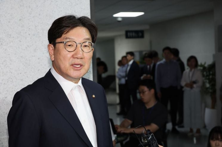 <b>권성동</b> "특검, 정치적 목적으로 野 <b>탄압</b>…당과 적극 대처"