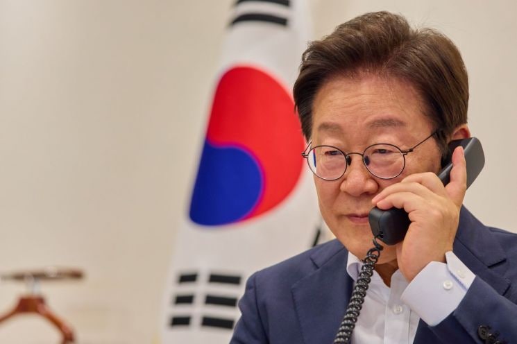 <b>이재명 대통령</b>, 메르츠 독일 총리와 첫 <b>통화</b>…"실질<b>협력</b> 모색"