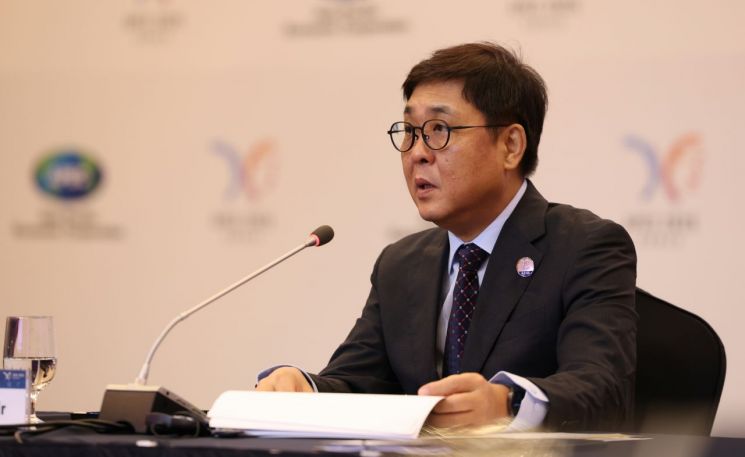 Minister Choi Hui-young of Culture, Sports and Tourism giving the opening address at the 'APEC High-Level Dialogue on Cultural Industries' held on the 27th at the Hilton Hotel in Gyeongju, North Gyeongsang Province. [Photo courtesy of the Ministry of Culture, Sports and Tourism]