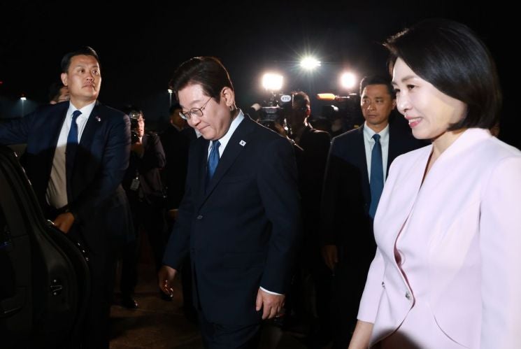 [속보]귀국한 李대통령 "<b>장동혁</b> 국힘 당<b>대표</b>와 <b>회동</b> 즉시 추진하라"