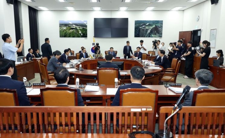 국정원 "<b>김정은</b> 방중, 상당한 성과 거뒀다고 자평하는 듯…<b>김주애 후계</b>...