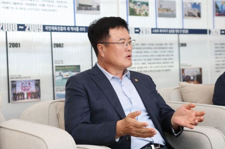 <b>김대현</b> <b>차관</b> 체육계 현장 점검…대한체육회 등 방문