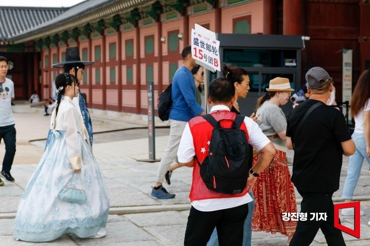 [포토] '<b>유커</b>' 오늘부터 <b>무비자 입국</b>