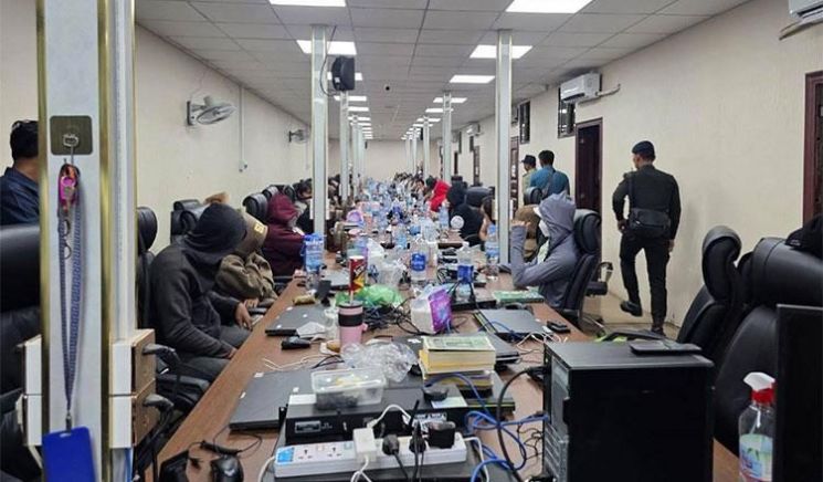 캄보디아 온라인사기 대응 위원회의 온라인사기 조직 단속. 연합뉴스