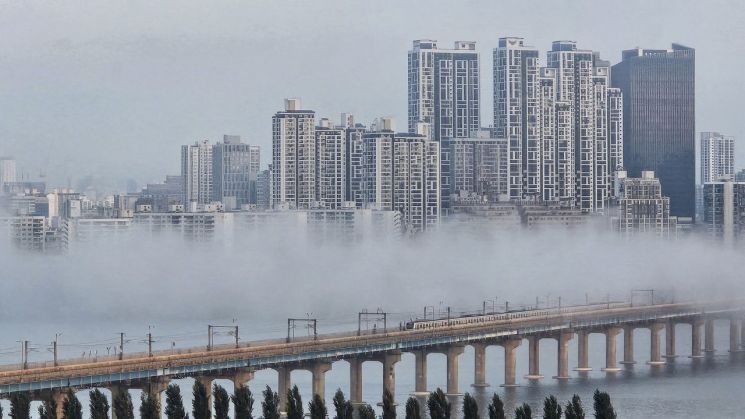 투기 잡으려다 무주택자 잡네…강·관·구 주담대, 한강벨트보다 더 줄었다