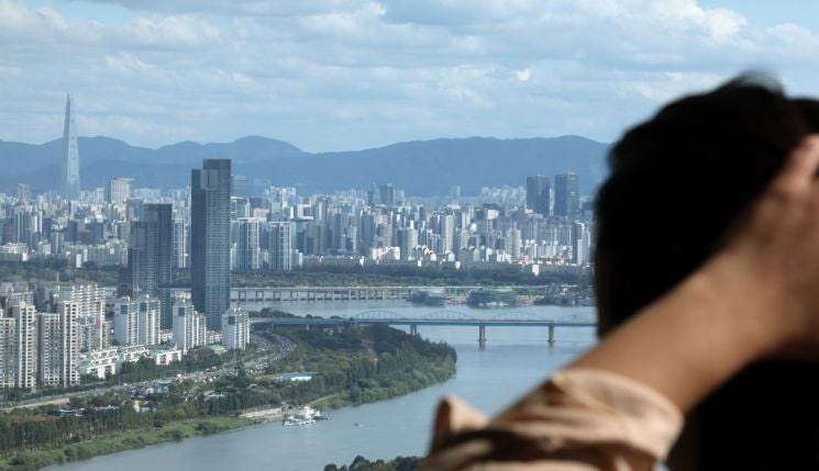 당정, 연내 '정밀 공급 대책' 발표 검토…"<b>보유세 인상</b> 논의는 아직"