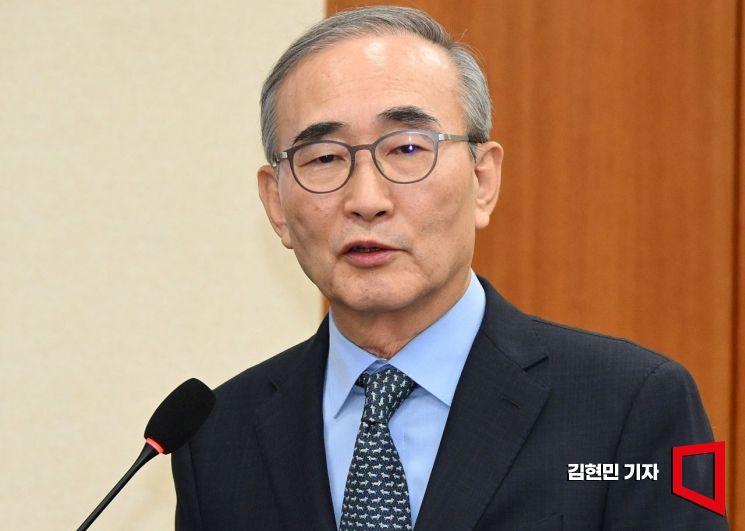 김영섭 KT 대표가 21일 서울 여의도 국회에서 실시된 과학기술정보방송통신위원회의 해킹사태 관련 국정감사에 출석해 의원들의 질의에 답하고 있다. 2025.10.21 김현민 기자