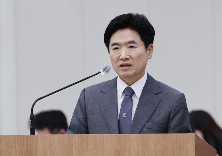 김대중 전남교육감이 22일 전북대학교에서 열린 국회 교육위원회 국정감사에서 업무보고를 하고 있다. 연합뉴스