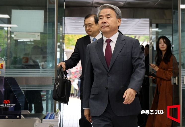 '<b>채상병특검 피의자</b>' 이종섭, 구속심사 출석…오후엔 임성근 등 6명 줄줄...
