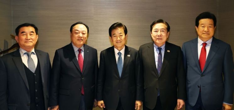 역대 개성공단기업협회장, 정동영 장관 만나 "개성공단 <b>재개</b>해야"