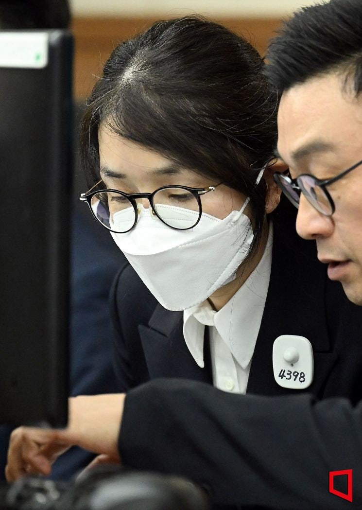 '<b>김건희</b> 모친 <b>측근</b>' 김충식, 특검 출석…"양평 특혜 관여 안해"