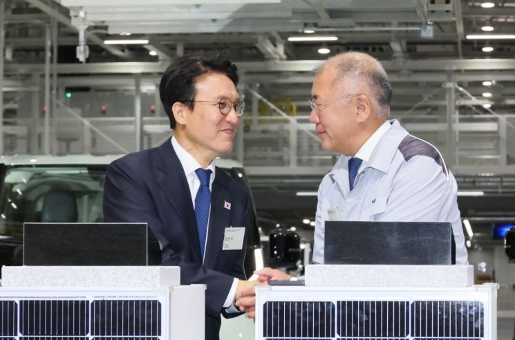 <b>기아</b>, 화성 <b>공장</b> '미래형 <b>PBV</b> 생산 허브'로 만든다