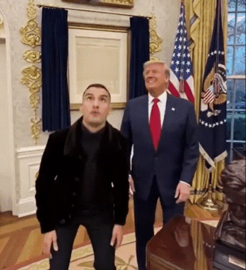 트럼프 대통령은 자신의 트루스소셜에 "호날두는 훌륭한 친구다. 백악관에서 그를 만나서 정말 좋았다. 아주 똑똑하고 멋지다!"라고 적은 후 영상 하나를 올렸다.  도널드 트럼프 대통령 트루스소셜