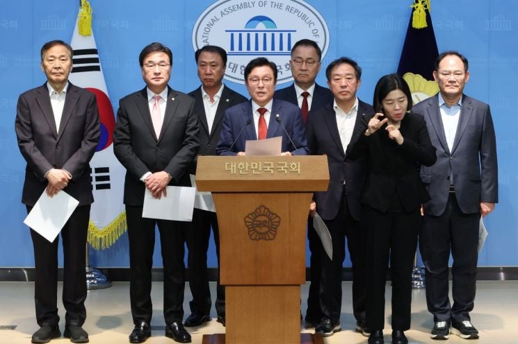 野예결위원들 "내년 <b>예산</b> 5조 삭감하고 진짜 <b>민생 예산</b> 늘려야"