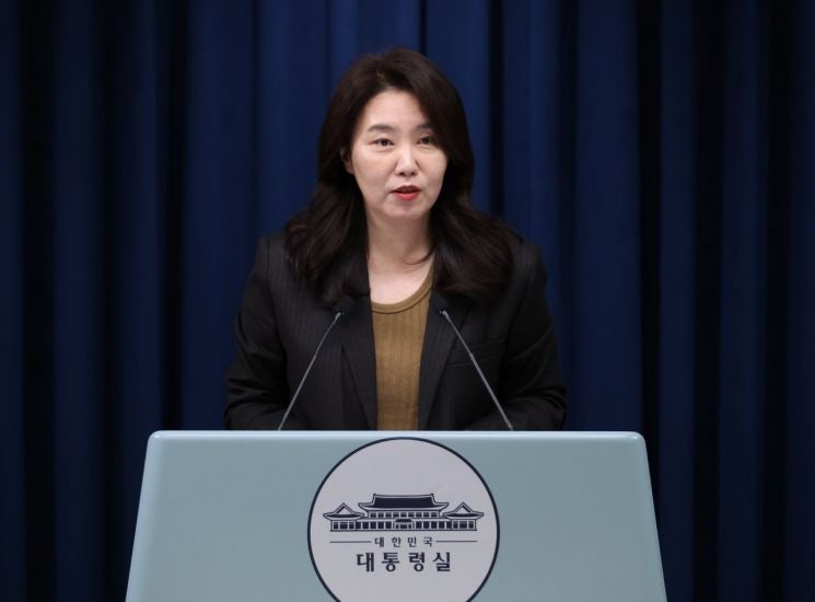 李대통령, 취임 후 첫 <b>국정원 방문</b>…"지난 과오 성찰·혁신, 국민 위한 ...