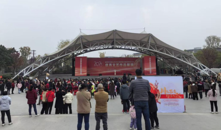 중국 공무원 시험 경쟁률 역대급 1명 뽑는데 6천명 몰렸다