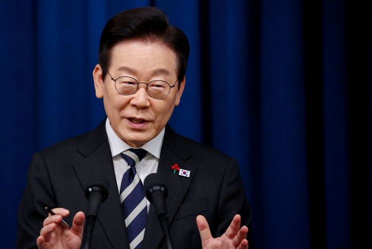 李<b>대통령</b>, 12·3 <b>시민대행진 불참</b>…"위해 우려"