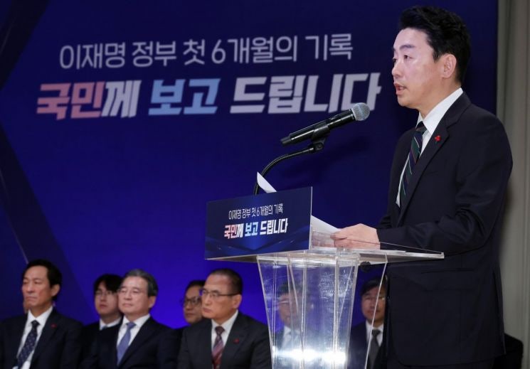 강훈식 "성탄절 <b>이전</b> <b>청와대</b>로 업무시설 이사 완료"