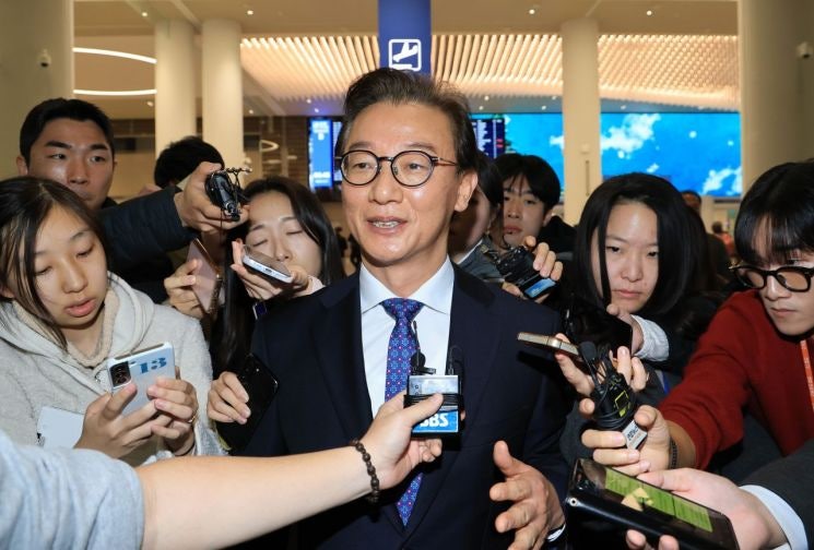 '첫 현직 장관 낙마' 李대통령, <b>전재수</b> 장관 <b>면직안 재가</b>