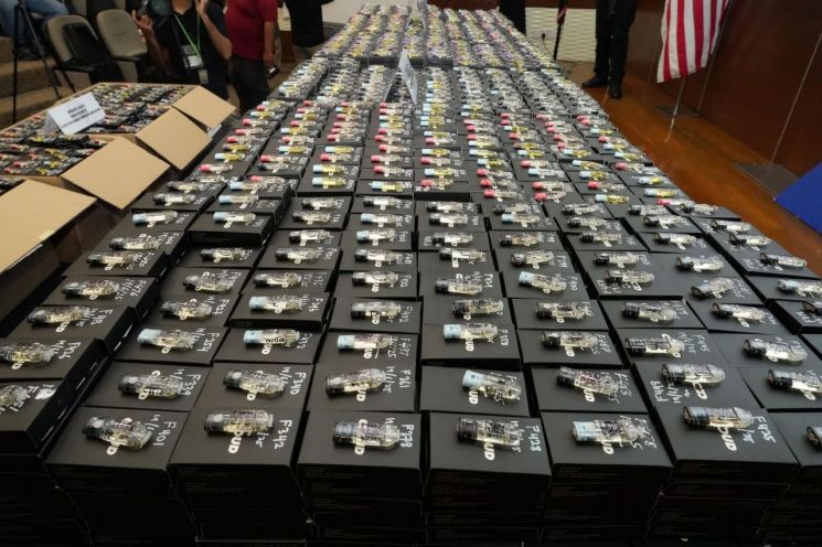 지난 6월 국내에 밀반입하려다 국가정보원에 적발된 전자담배형 신종마약. 연합뉴스