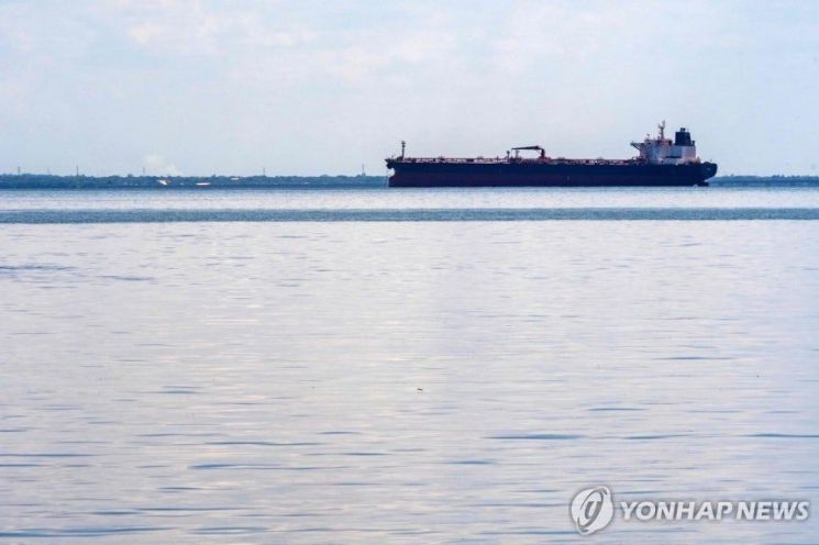 베네수엘라에 정박 중인 한 유조선.연합뉴스