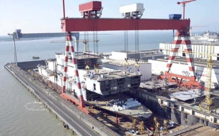 프랑스의 주요 군함이 건조되는 생나제르 조선소의 모습.나발그룹 홈페이지