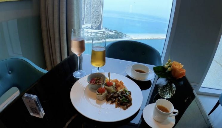 '5성급 호텔' 아침 7시에 갔더니…"짐만 맡기려 했는데 바로 들어갔다"