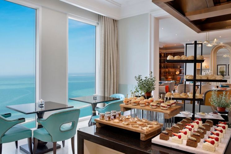 '더 리츠칼튼 도하' 클럽 라운지 내부.더 리츠칼튼