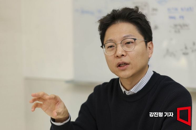 김주영 하이퍼엑셀 대표가 3일 서울 서초구 하이퍼엑셀에서 인터뷰 하고 있다. 강진형 기자