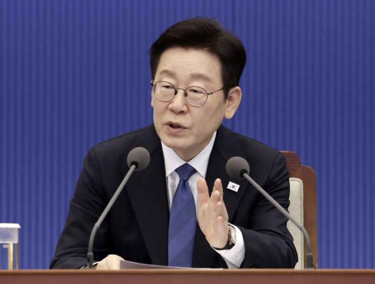 李대통령 "주가조작 패가망신"…경제지 기자 선행매매 의혹에 강경 메시지