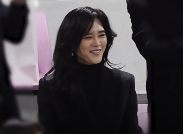 이부진 호텔신라 사장이 9일 서울 강남구 휘문고등학교에서 열린 아들 임동현군의 졸업식에 참석했다. / 뉴스1TV 캡처