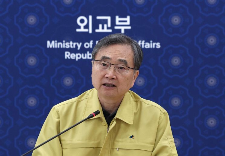 "한국인 120명 신속 귀국 지원 요청" 조현 외교장관, 바레인과 통화