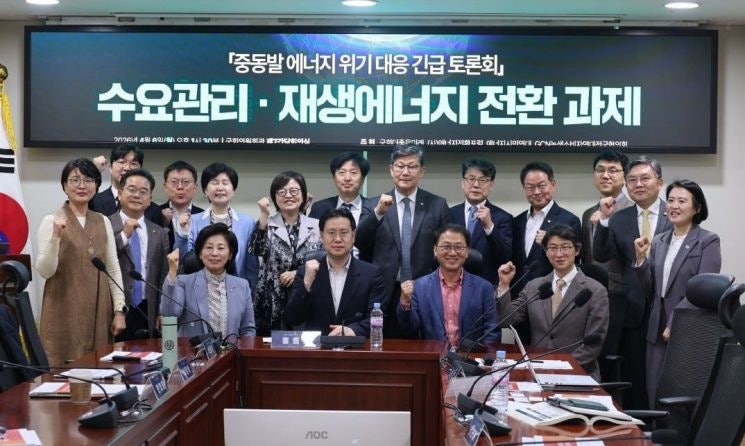 진보진영서도 "즉각 폐지해야"…'시행 4주차' 석유 최고가격제 어찌할....