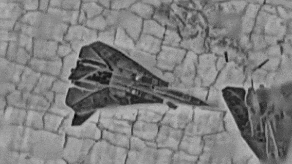 이스라엘군이 지난해 공개한 이란의 F-14 톰캣 전투기가 파괴되는 순간.엑스(X) 캡처