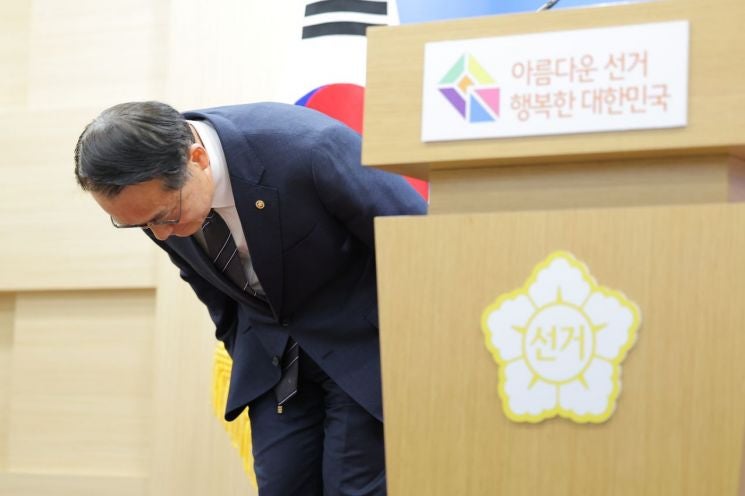 韓国人「投票用紙不足問題、責任を痛感し深く謝罪」→「不正選挙だ！再選挙しろ！」