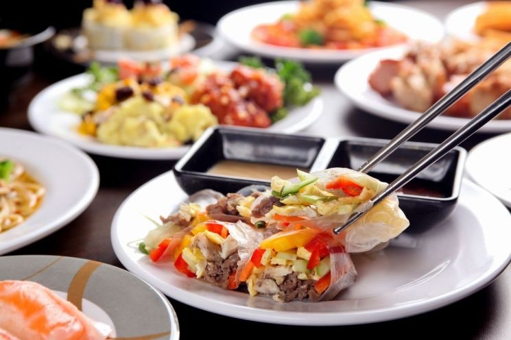 "밥값 비싸져, 축의금은 기본 15만원 줘"…'손해 보고 결혼하기 싫다' 글에 와글와글