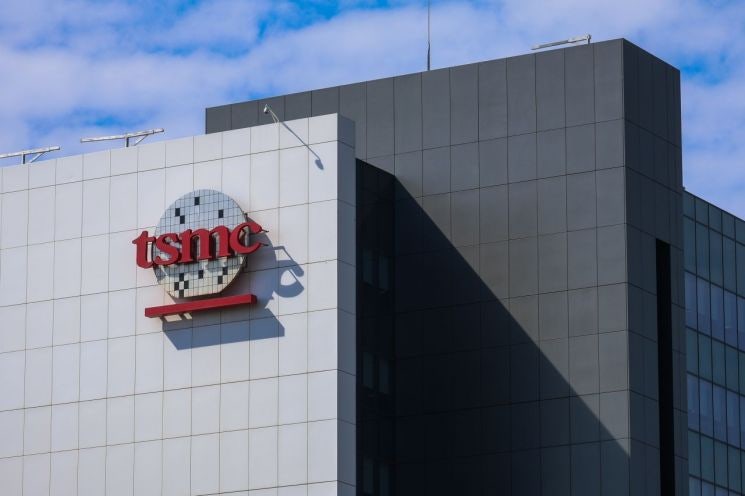 '세계 1위' TSMC 발목 잡은 '특허 폭탄'…최악 땐 수출길 막힌다 [대만칩통신]
